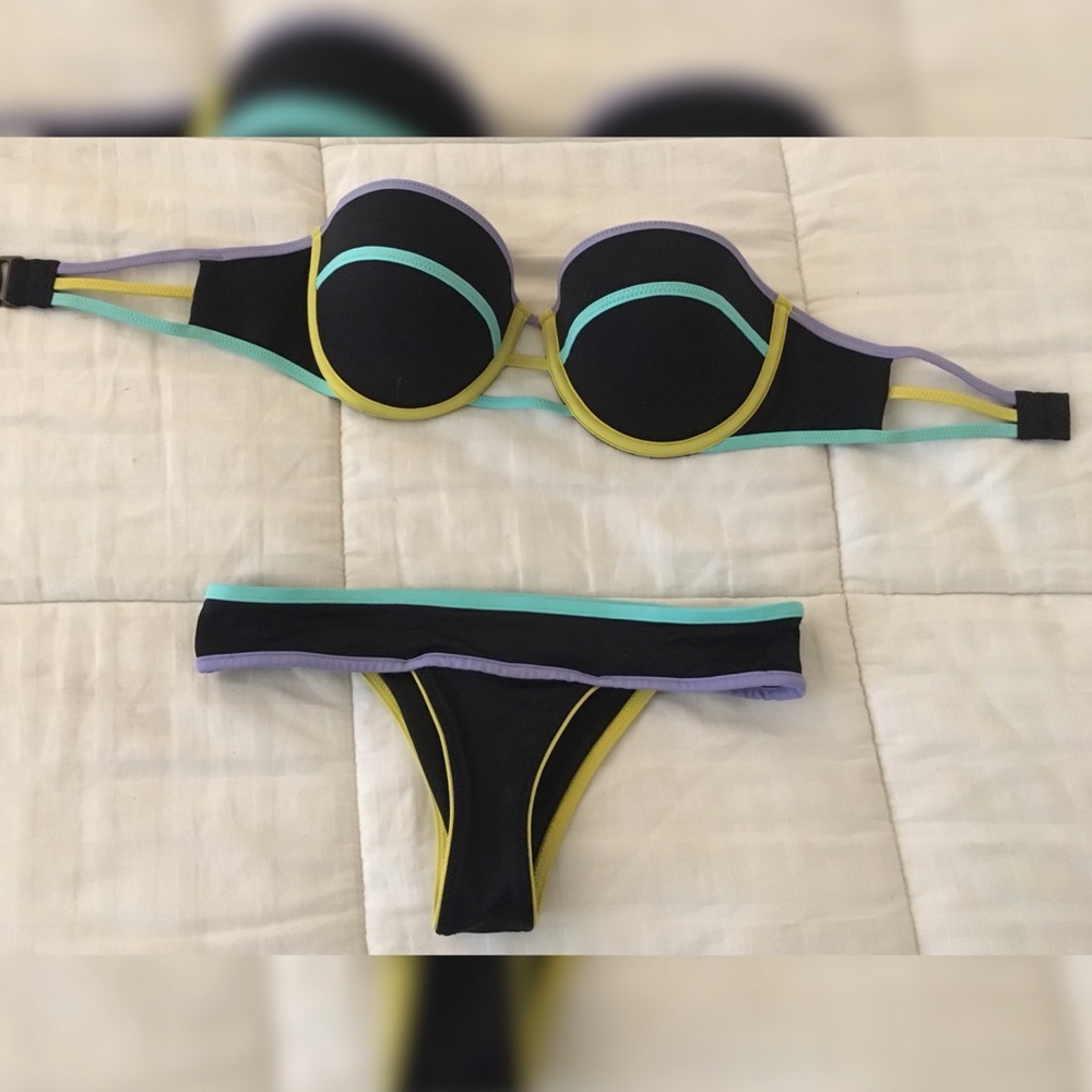 Victoria’s Secret strapless extra cheeky bikini